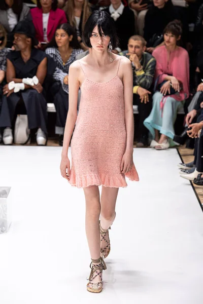 Look 5